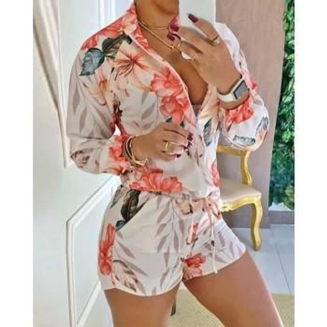 Floral décontracté Col en V . Streetwear Kawaii Blouses costume ensemble. tropical à manches longues haut et short ensembles.