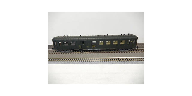 fourgon à rivets Jouef 5113 H0