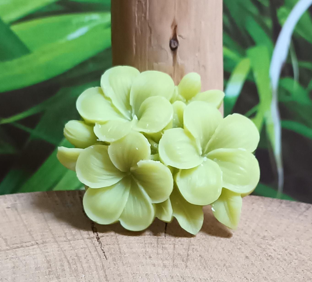 Fondant parfumé &quot;fleurs&quot; citron meringué