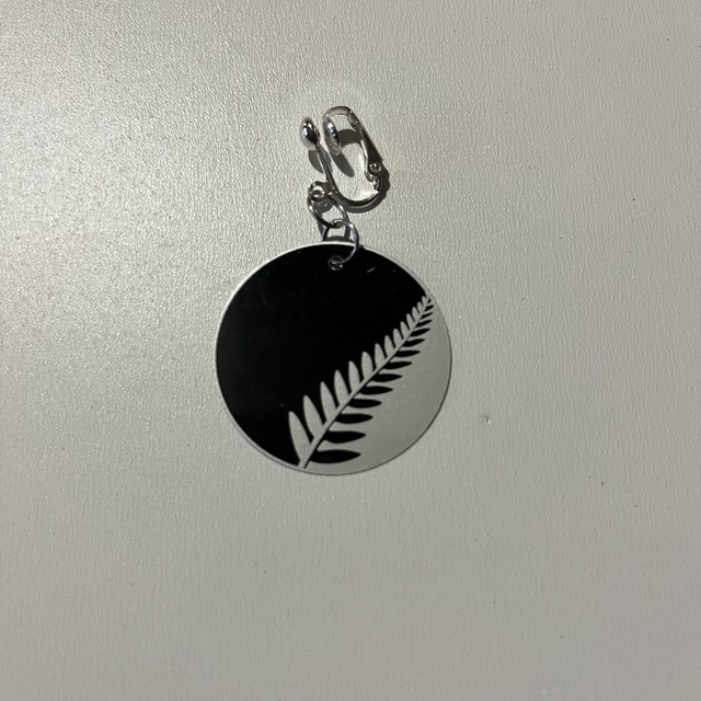 Boucles oreilles feuilles en métal