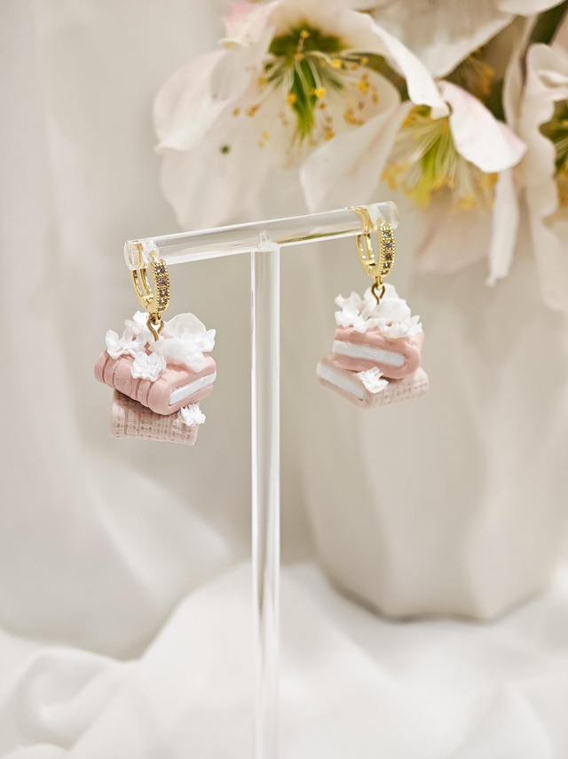 Dusty Pink - Spring Edition viseči uhanu knjigi s orhidejami