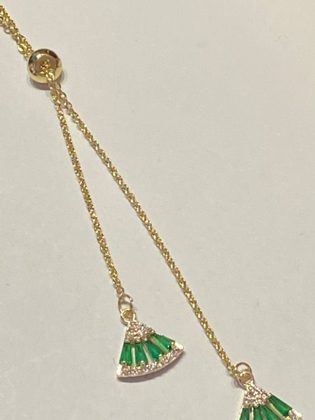 Green crystal fan necklace