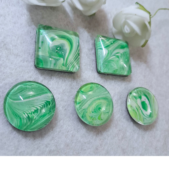 JARDIN SECRET - Magnets - Cabochons variés - Vert et blanc