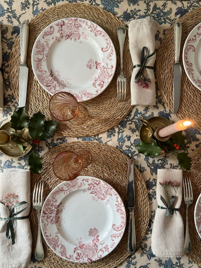 BOULE-DE-NEIGE - Suite de 6 assiettes plates signées St Amand & Hamage Nord - Terre de Fer