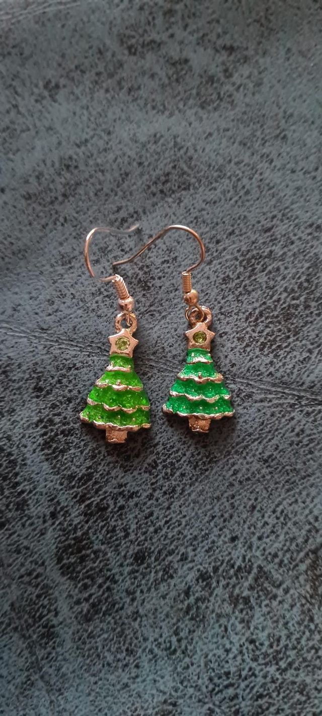 New Silver Enamel Green Christmas Tree Green Diamante Earrings Hooks