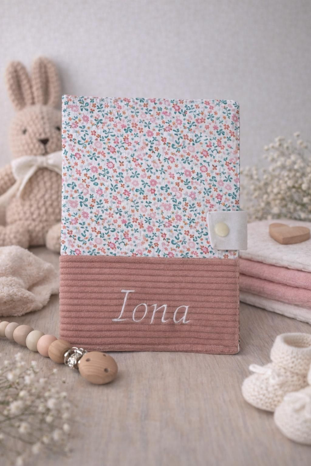 Protège carnet de santé personnalisé "fleuri "