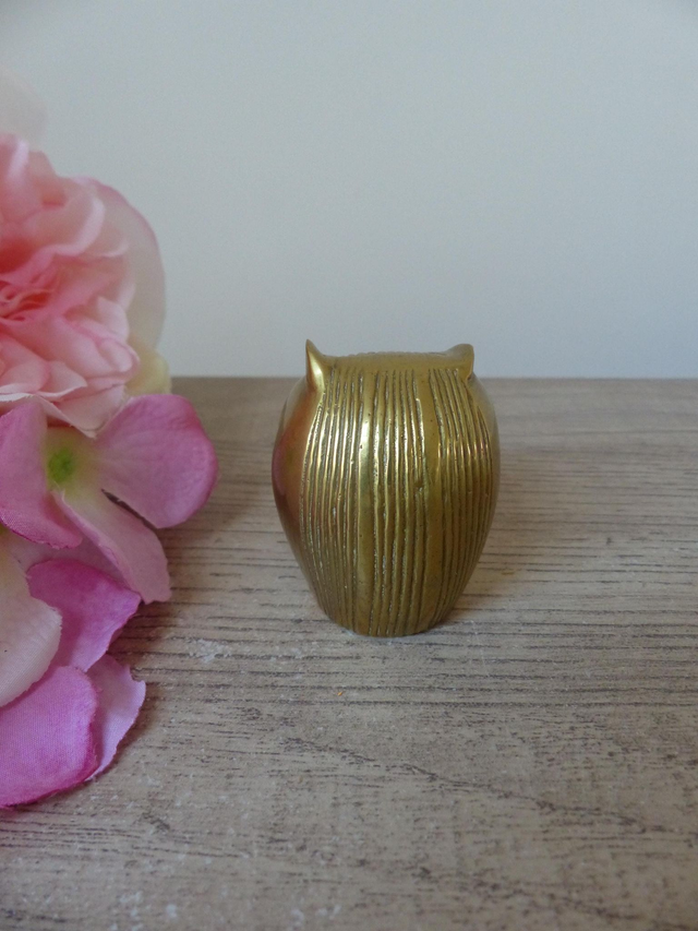 Ancienne figurine chouette hibou en laiton doré sculpté, collection animal en laiton, hibou porte bonheur en laiton, cadeau ami famille