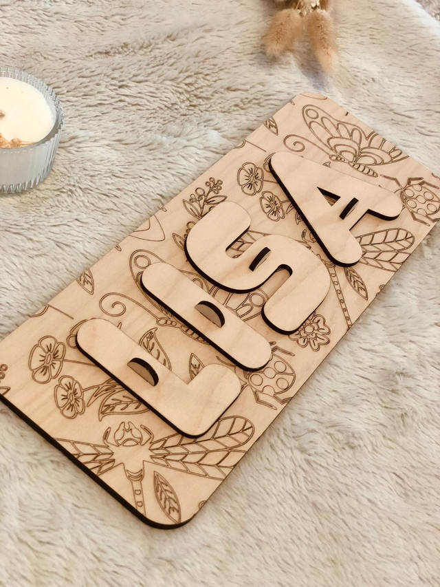 Puzzle Prénom en bois personnalisé - Thème fleurs et papillon
