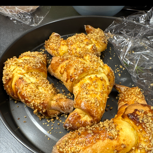 Rohlíček s meruňkou a oříšky