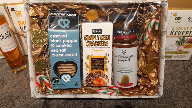 Cracker small hamper
