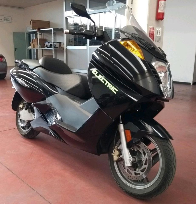 Vectrix VX 1 NEU mit 20 kWh Lipo Akku, bis zu 400 km Reichweite!