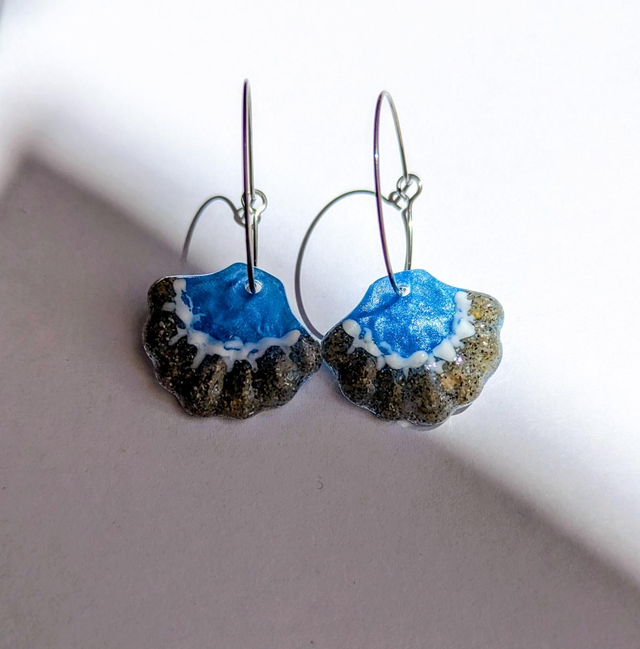 Aros con conchas de resina océano 