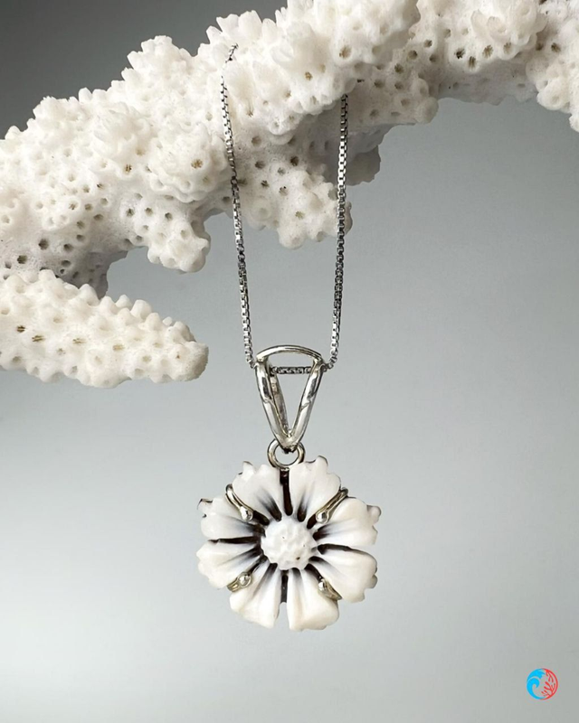 Pendente Fiore di Positano in Cammeo