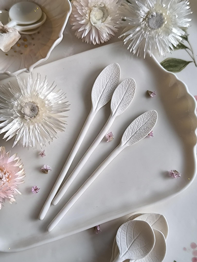leaf spoons