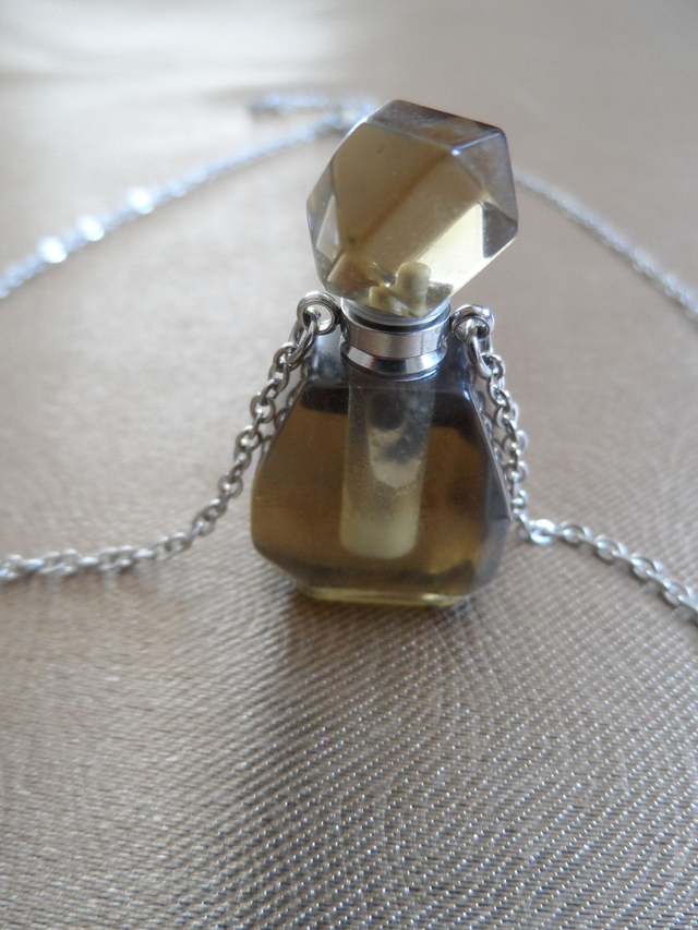 Collier bouteille en Fluorite