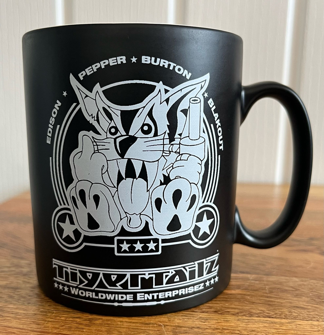 Matt Black(out) Tailz Mugz