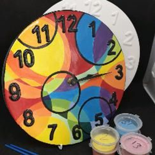 Clock with mechanism 