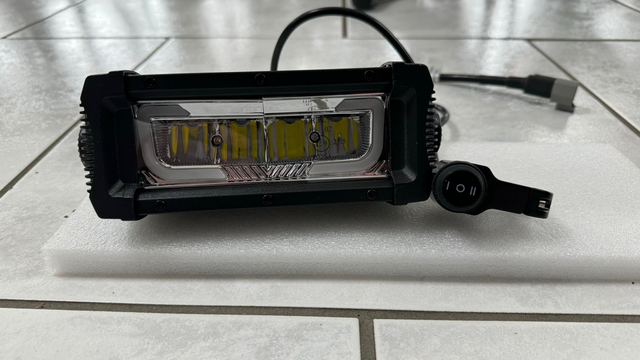 Projecteur Rectangulaire LED 32W 2625 Lum avec feux diurne