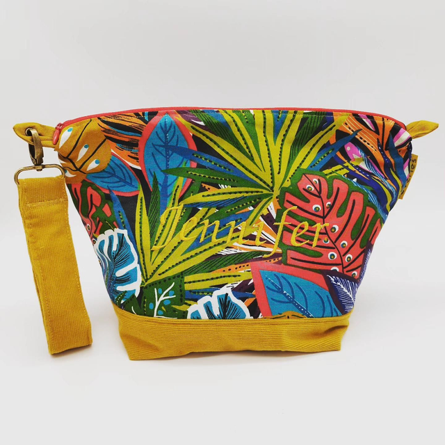 Trousse de toilette format trapèze