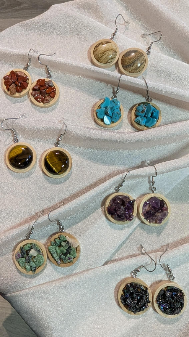 Boucles d&#039;oreilles bois et pierre 