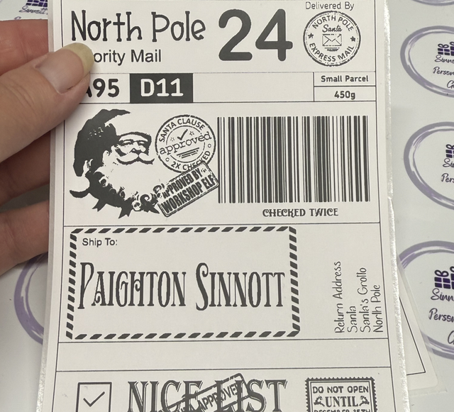 Personalised shipping labels from Santa, contains 10 labels per pack