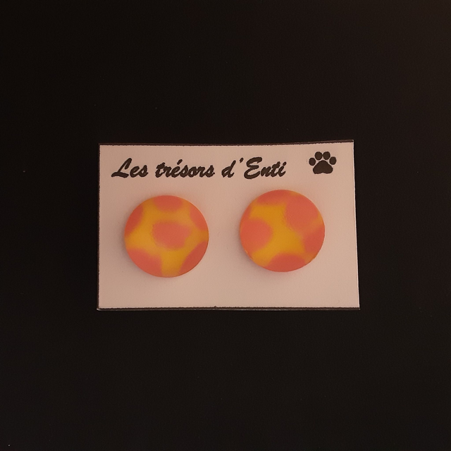 Boucle d’oreille  clou opalescent orange et jaune