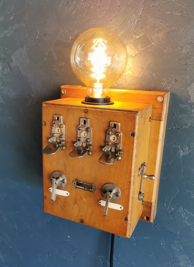 Applique murale lampe vintage standard téléphonique bois "Picart Lebas"