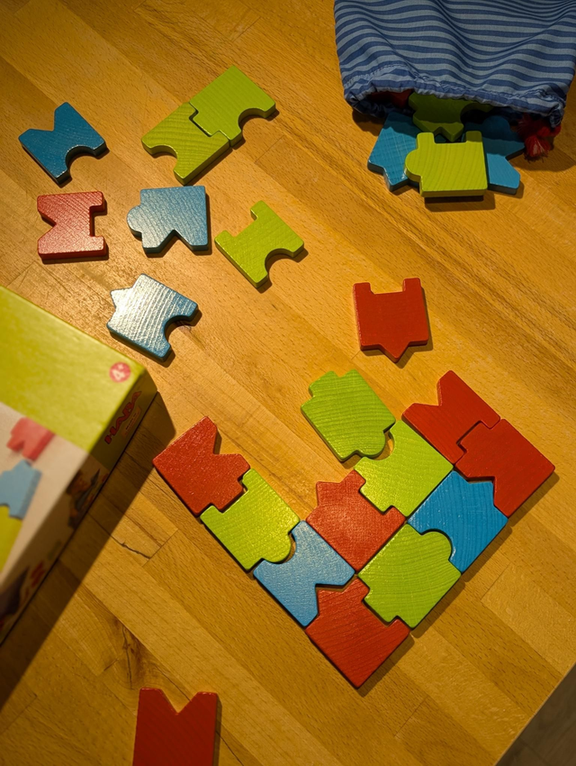 Tactile Domino Haba - Prix neuf : 29.95 euros