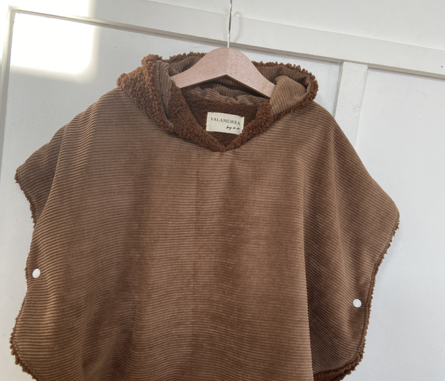 Poncho oreilles ours marron 