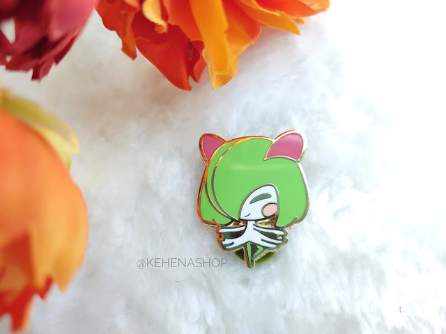 Kirlia Hard Enamel Pin | Pokemon