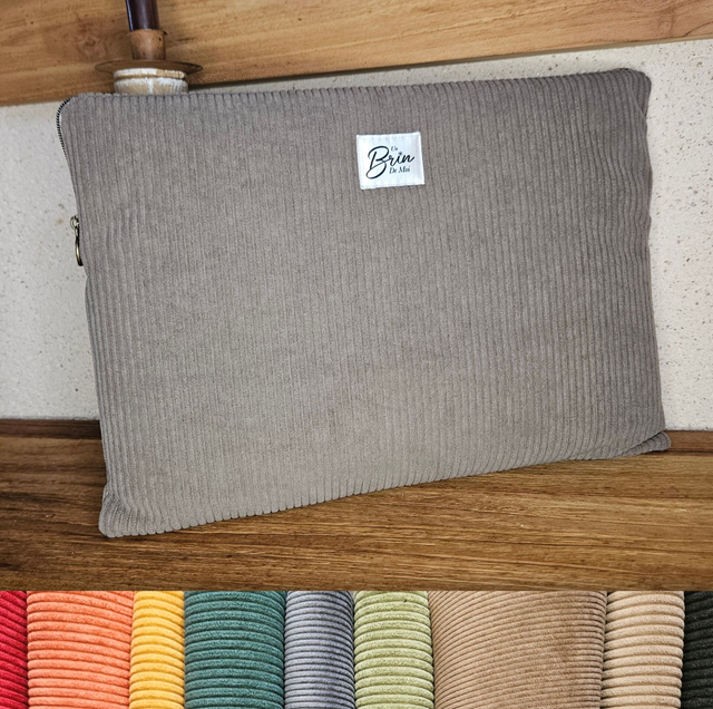 Personnalisez votre housse d&#039;ordinateur en velours côtelé taupe