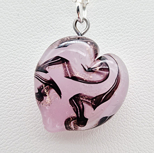 Pendentif Cœur rose avec fil noir