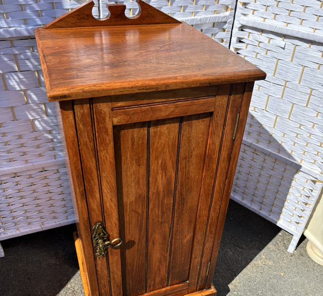 Victorian Oak Bedside Cabinet