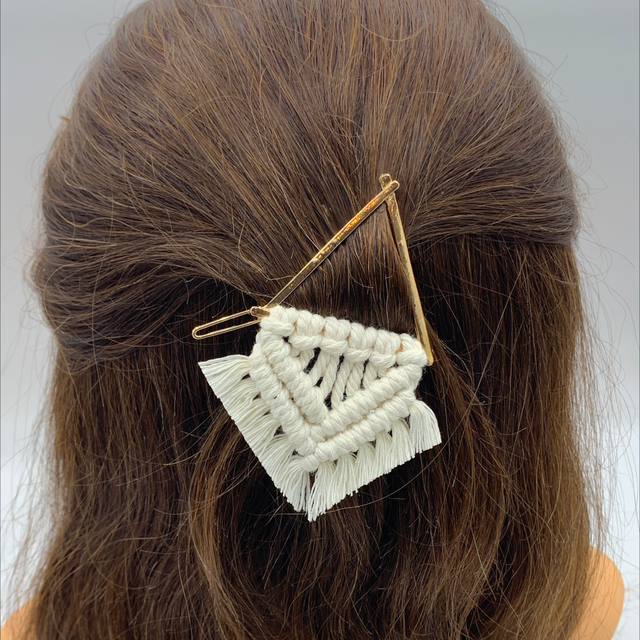 Pince à cheveux triangle 
