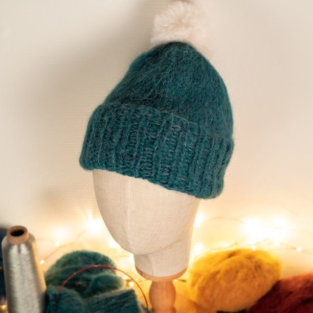 Bonnet tricoté main en laine de mérinos et alpaga bleu glacier