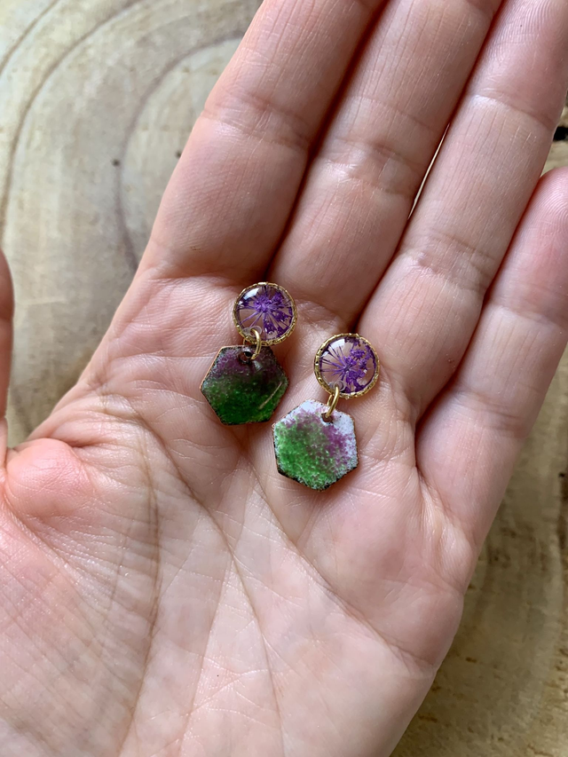Pièces uniques - Boucles d'oreilles émail et fleurs séchées