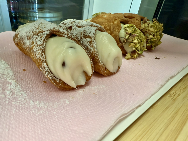 Cannoli siciliani ricotta/pistacchio