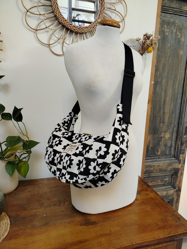 Sac Banoulière Motif Fleurs Blanches