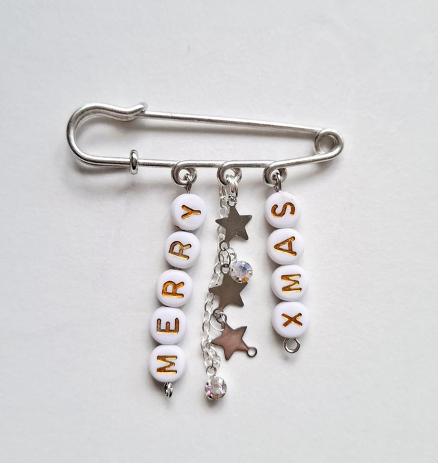 Merry Xmas brooch pin 