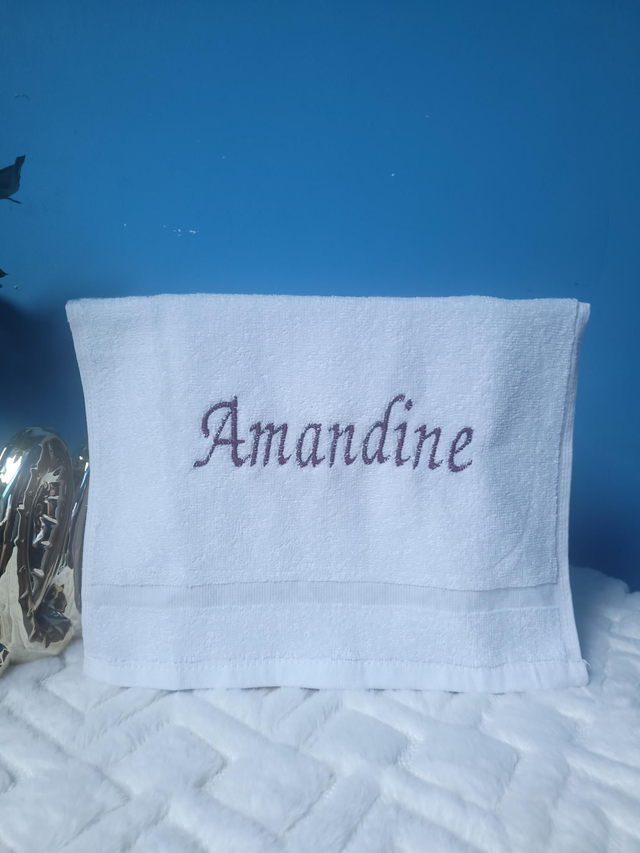 Serviette brodée Amandine 