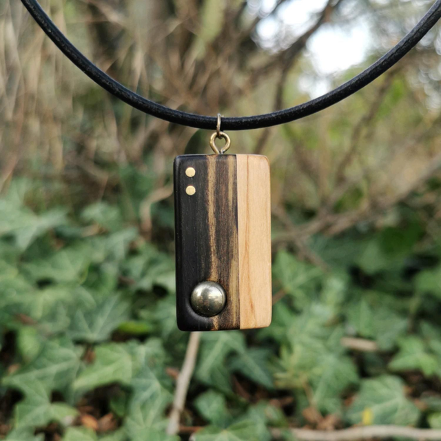 Pendentif Rectangle en Bois d'Ébène du Gabon, Ébène Royal, Olivier, Laiton, Pyrite et Cordon Cuir