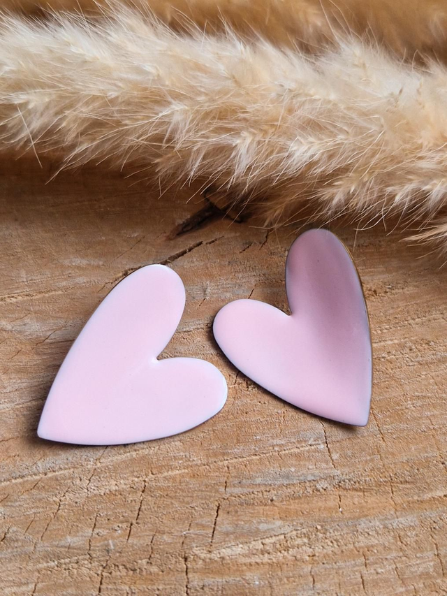 Boucles d'oreilles puces "Gros coeurs" - Modèle rose