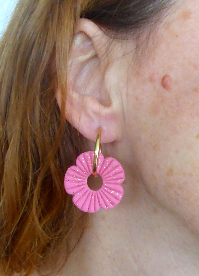 Perles fleurs pailletées roses - Mix &amp; Boucles