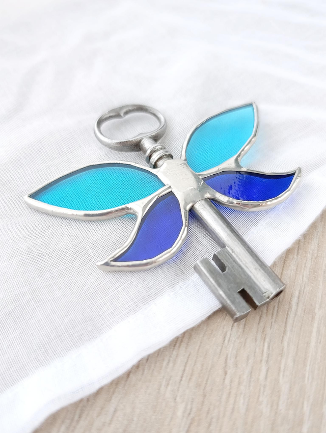 🗝️ Clé féerique "Fae" bleue en vitrail