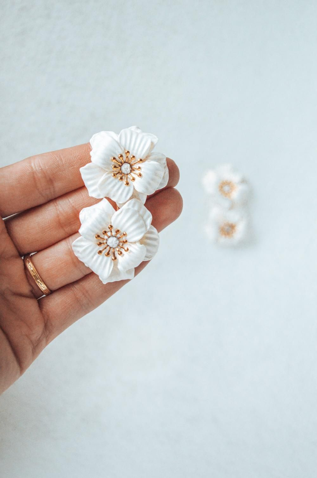 LJFW Kolekcija - Mogočni cvetovi v beli barvi