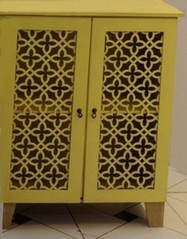 CÔMODA  AMARELA - LOCAÇÃO