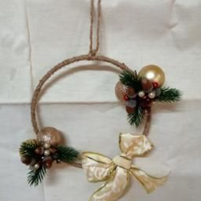 Couronne Suspendue en Jute et Or 