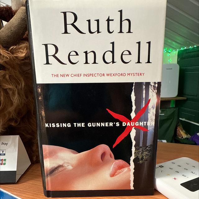 Kissing the Gunners Daughter