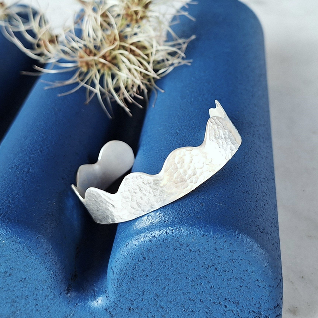 La Vague bracelet argent martelé jonc ouvert