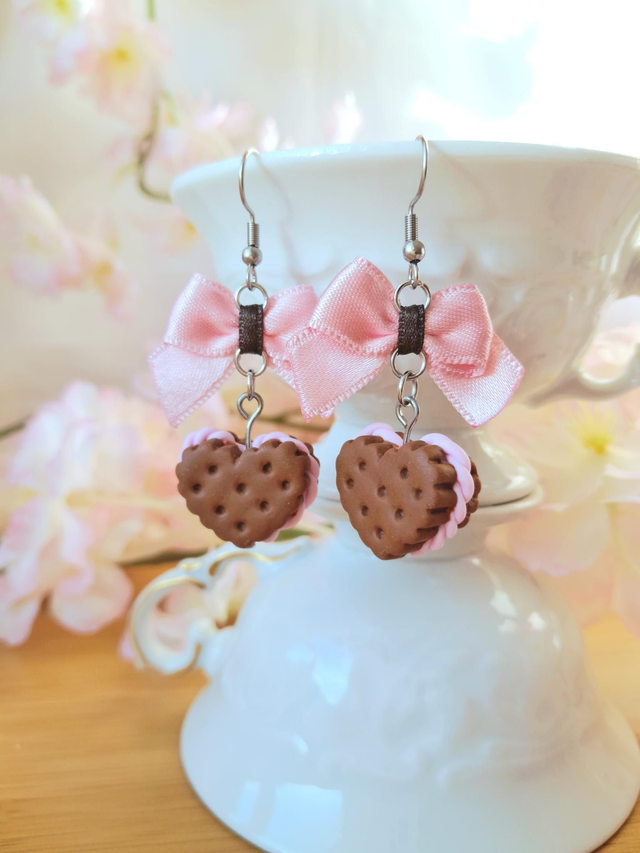 Keksikorvakorut - Mansikkasuklaa